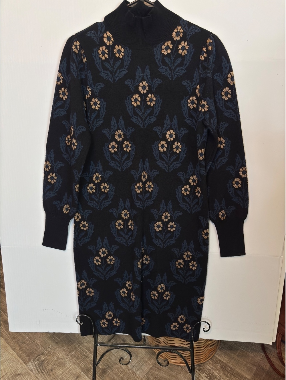 Ann Taylor Floral Pattern Sweater Dress Size M